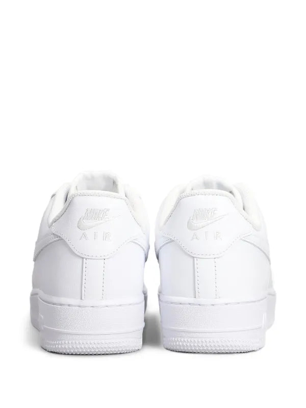 Nike Air Force 1´07 “Triple White” sneakers