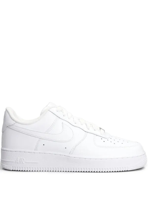 Nike Air Force 1´07 “Triple White” sneakers