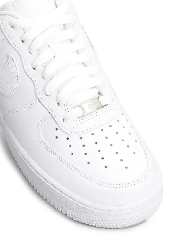 Nike Air Force 1´07 “Triple White” sneakers
